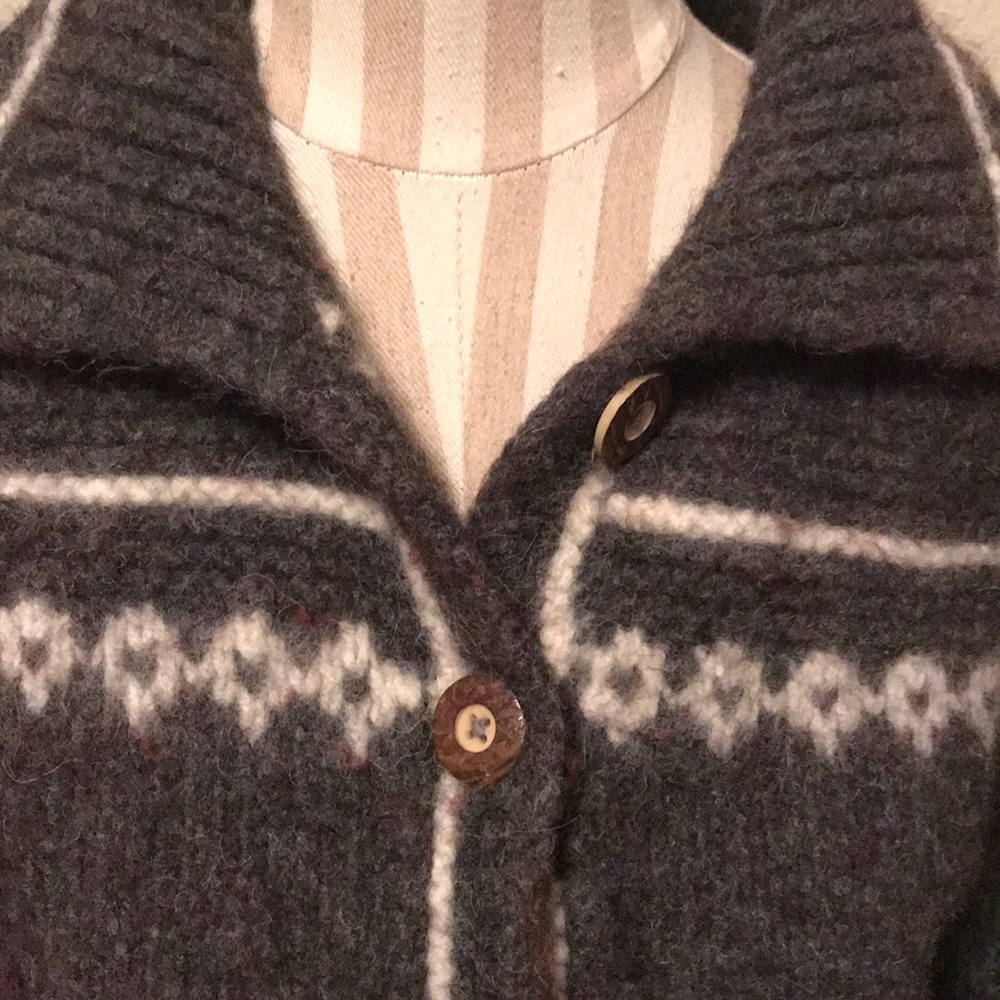 Cardigan - Picture 2 of 5